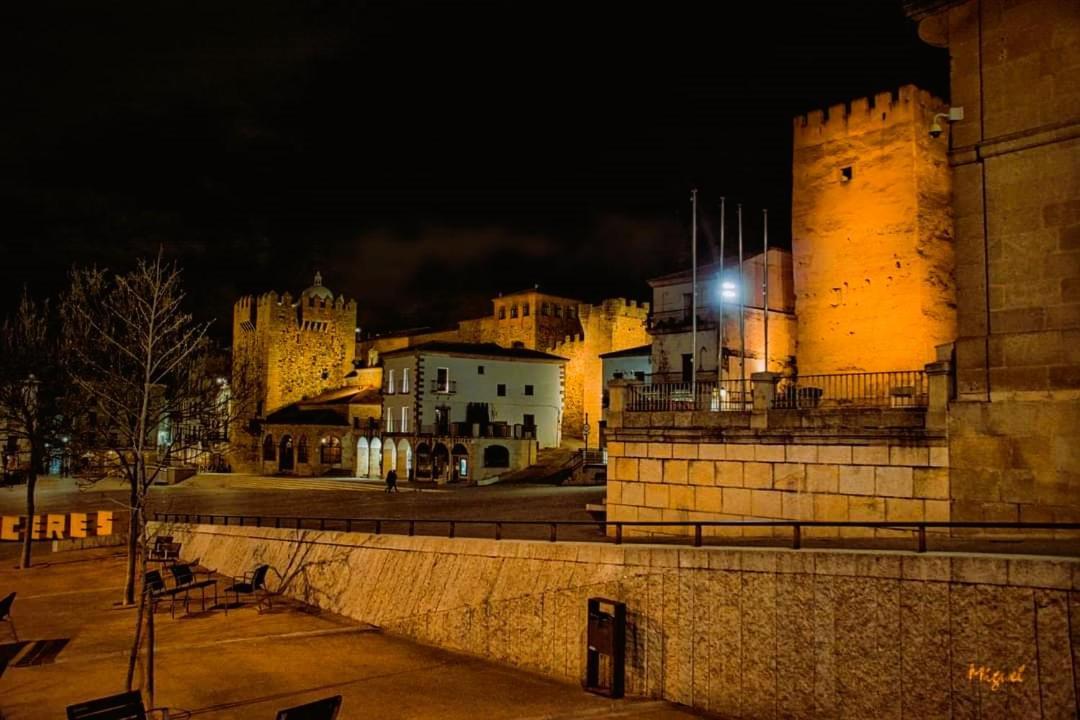 Las Cuatro Esquinas De Caceres Exterior photo