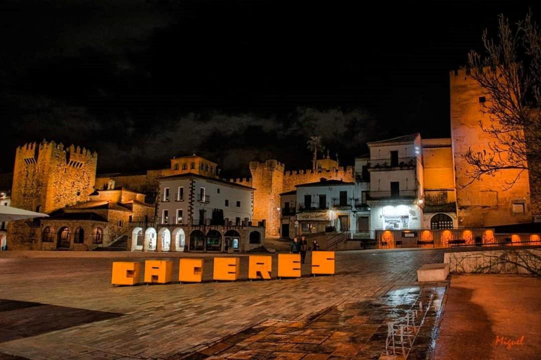 Las Cuatro Esquinas De Caceres Exterior photo
